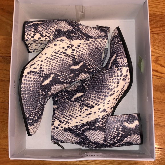 Steve Madden Ankle Boots - Picture 2 of 7